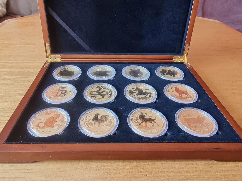 Sada zlatých mincí Lunárná séria II. 12 x 1 oz 2008 - 2019